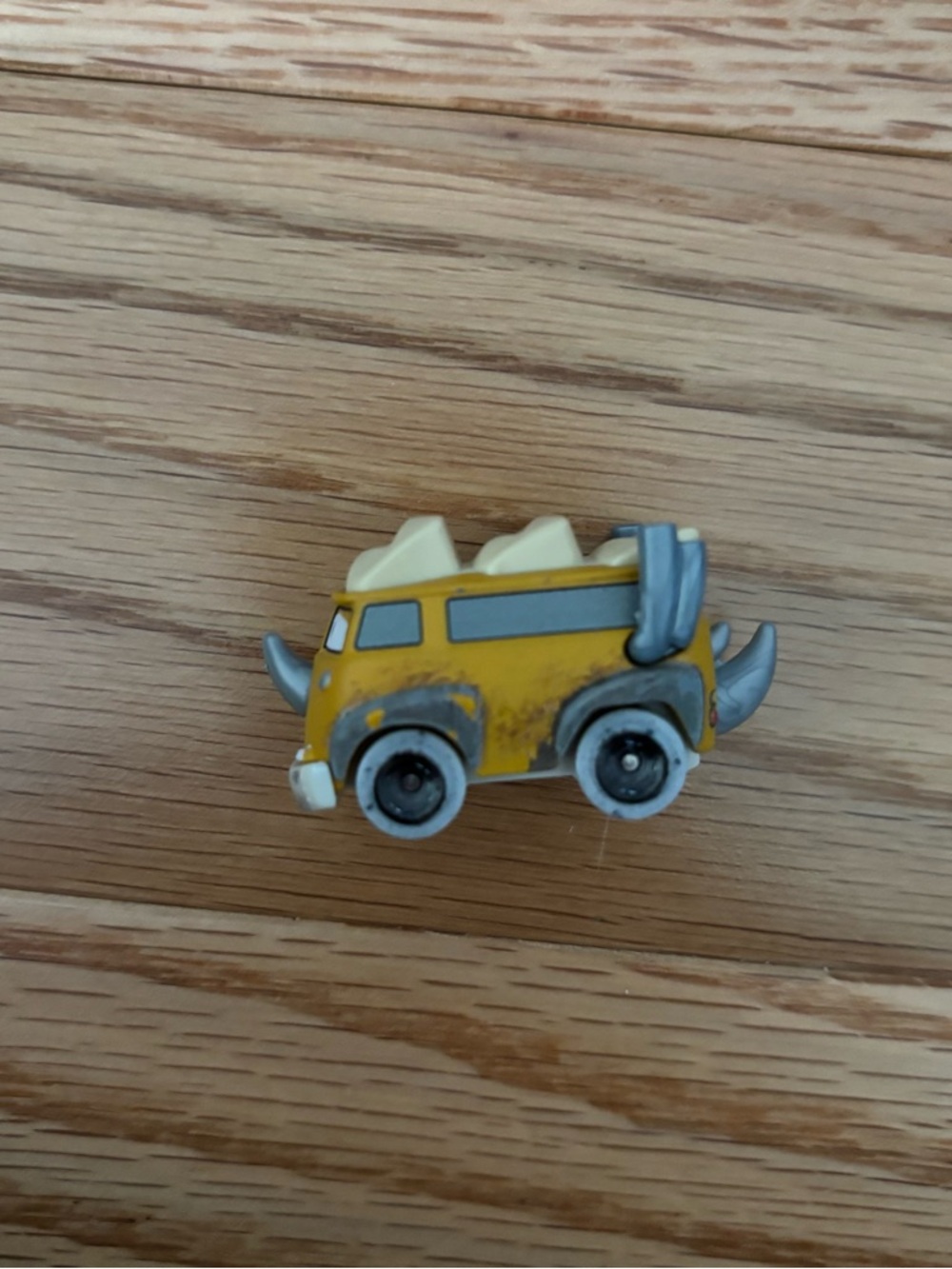 Disney Pixar Cars Mini Racers Dino Westfalanapus - Picture 3 of 3